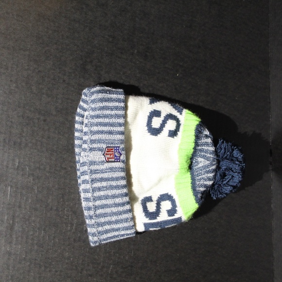Seattle Seahawks New Era Beanie - Picture 5 of 8